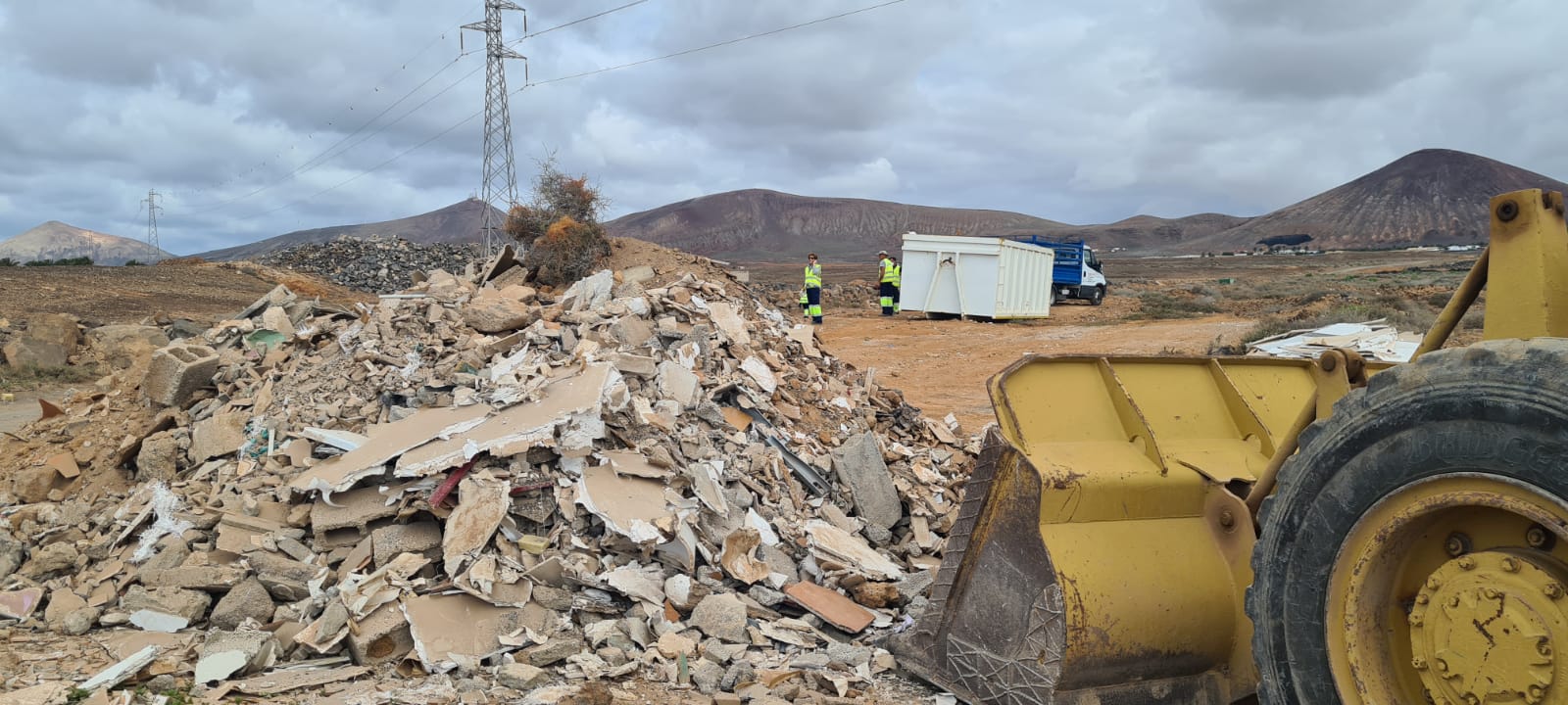 Campaña de retirada de escombros en Arrecife / CanariasNoticias.es