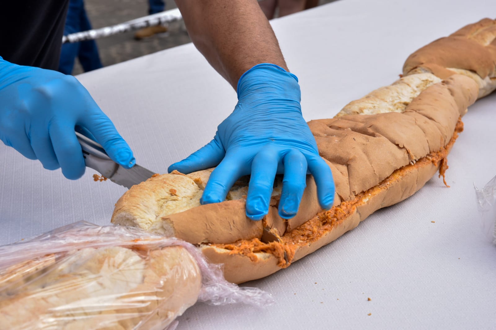 El bocadillo de chorizo de Teror más largo de la historia / CanariasNoticias.es