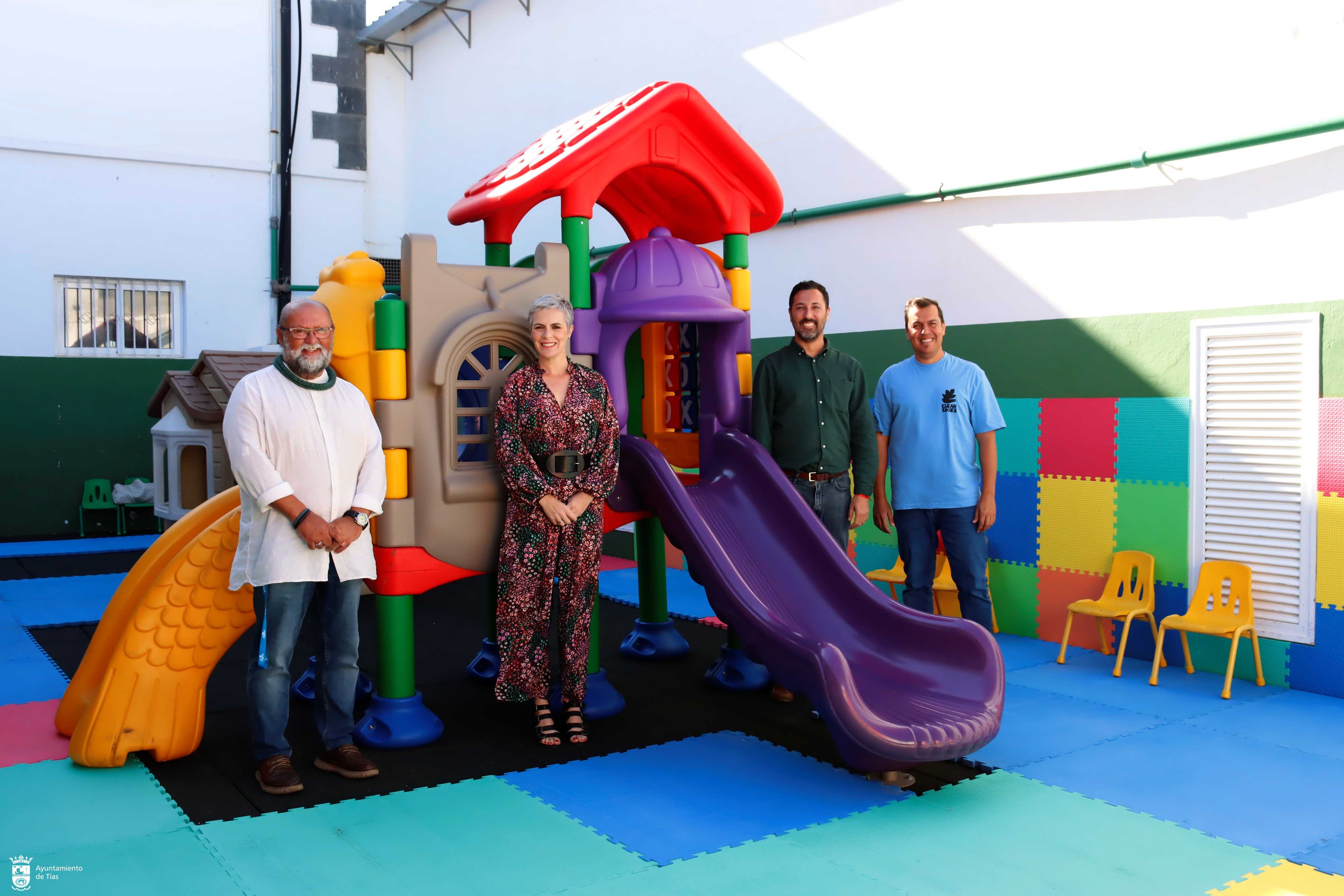 Fundación DinoSol dona un parque infantil al CEIP Alcalde Rafael Cedrés de Tías Fundación DinoSol dona un parque infantil al CEIP Alcalde Rafael Cedrés de Tías