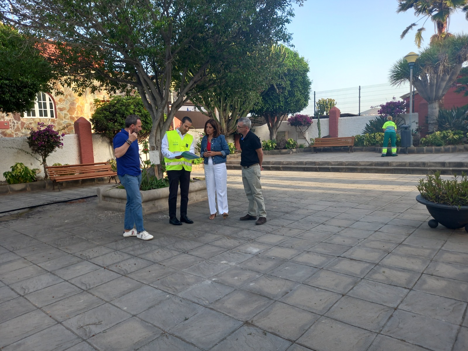 Limpieza de choque en el barrio de Lomo Blanco en Telde / CanariasNoticias.es 