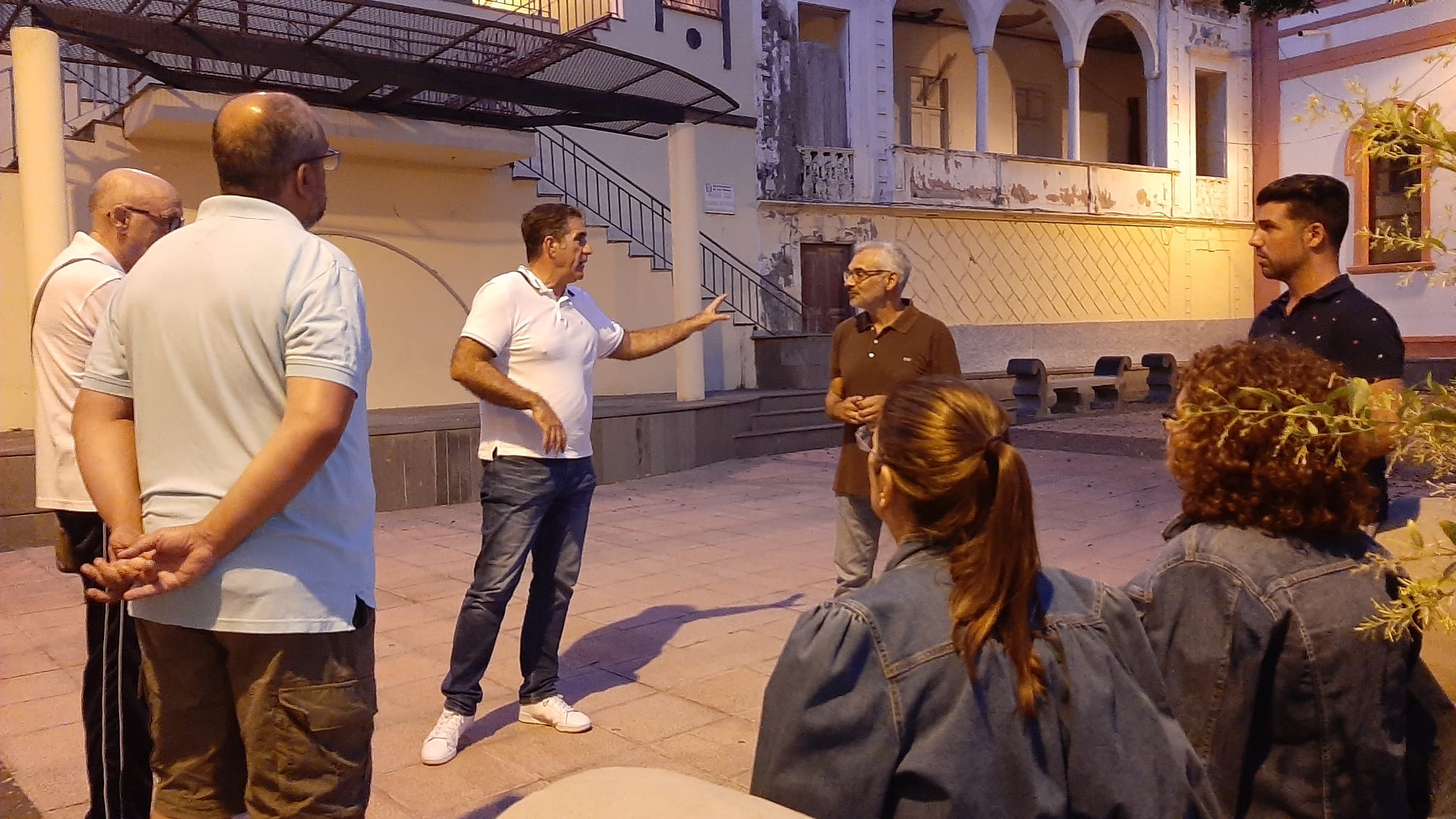 Francis Candil (CC) con vecinos de Tamaraceite / CanariasNoticias.es 