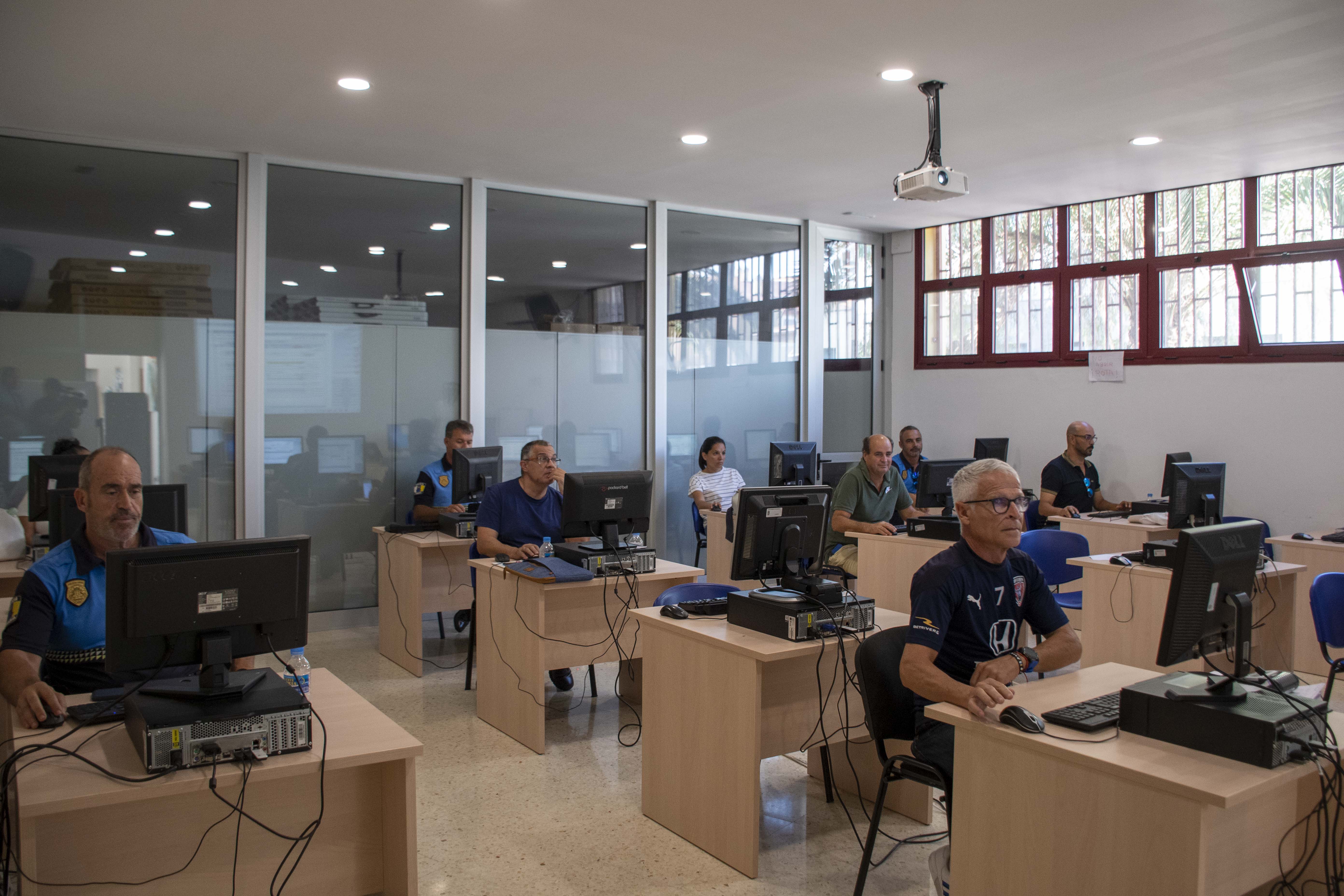 Formación de la Policía Local de Mogán / CanariasNoticias.es 