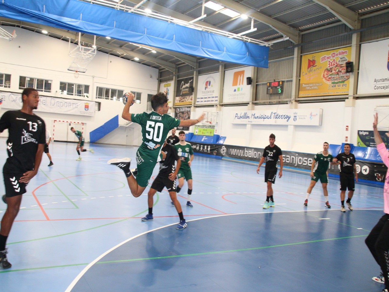 Balonmano Tejina - Balonmano Ingenio/ canariasnoticias.es