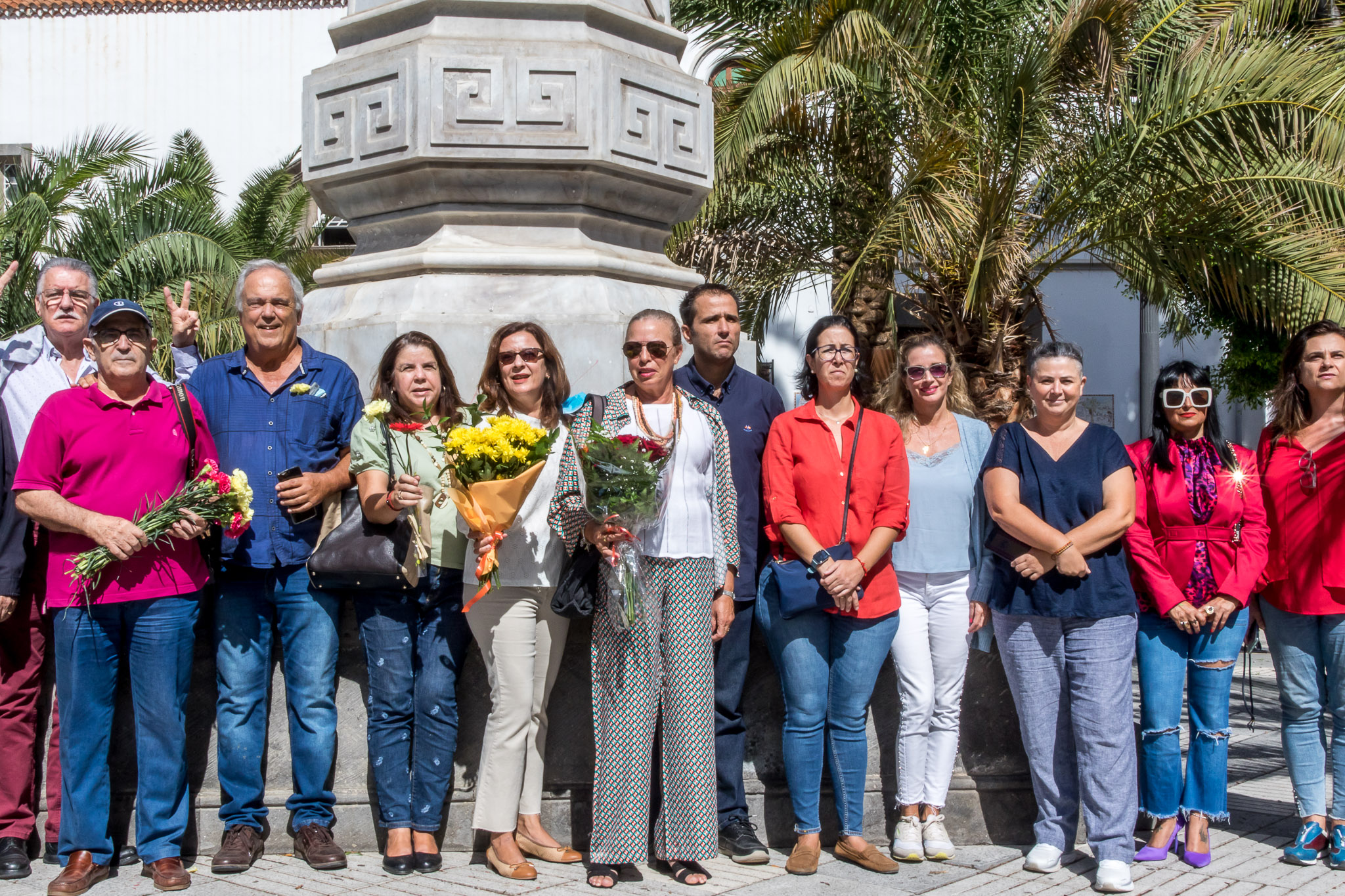 Ofrenda floral en el busto de Cristóbal Colón / José Fco. Fernández Belda