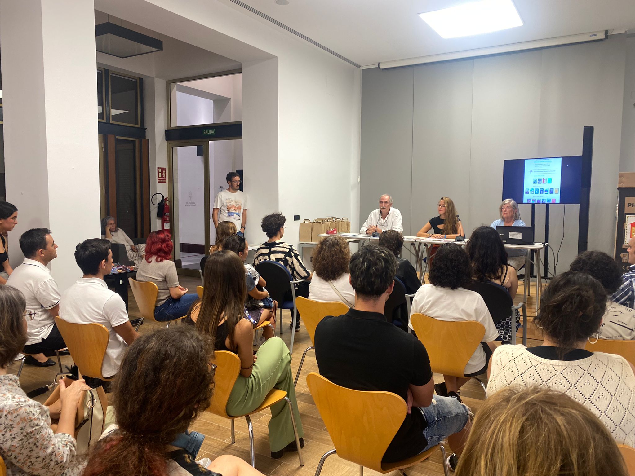 La colección ‘Jóvenes Talentos Literarios’ se entrega a la Biblioteca Insular de Gran Canaria