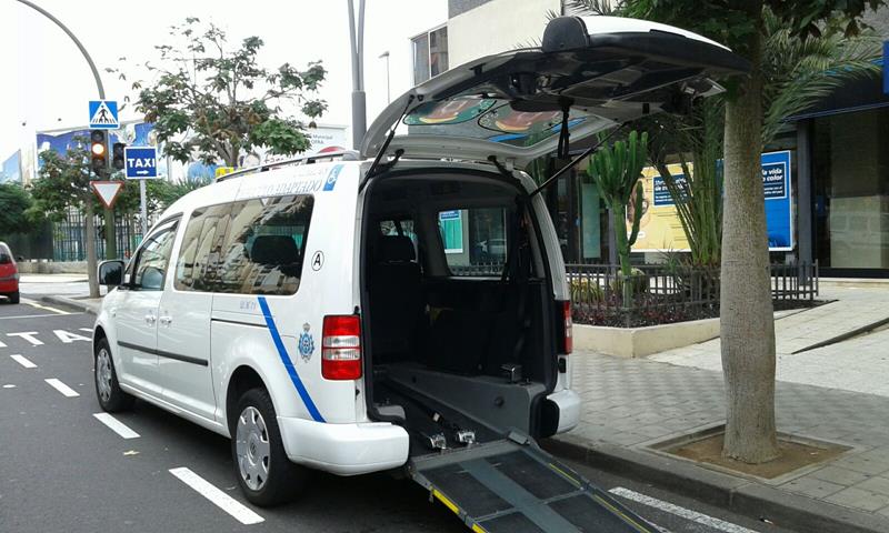 Taxi adaptado en Santa Cruz de Tenerife / CanariasNoticias.es 