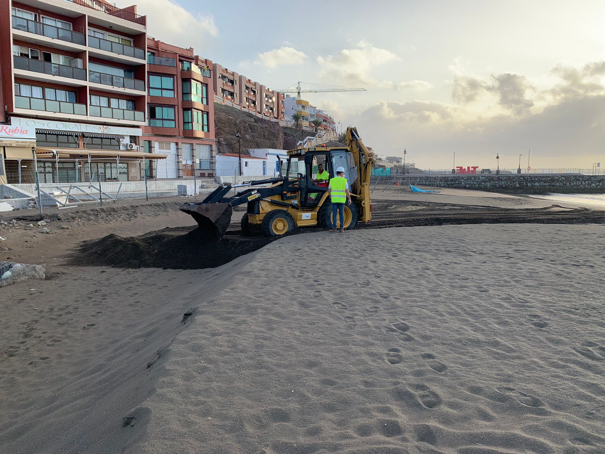 Trabajos en las playas de Telde / CanariasNoticias.es 