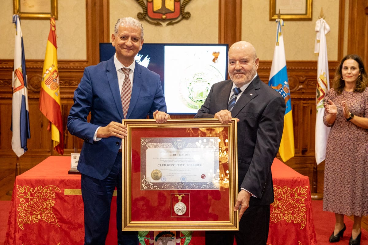El CD Tenerife recibe la Medalla de Oro de La Orotava / CanariasNoticias.es El CD Tenerife recibe la Medalla de Oro de La Orotava / CanariasNoticias.es