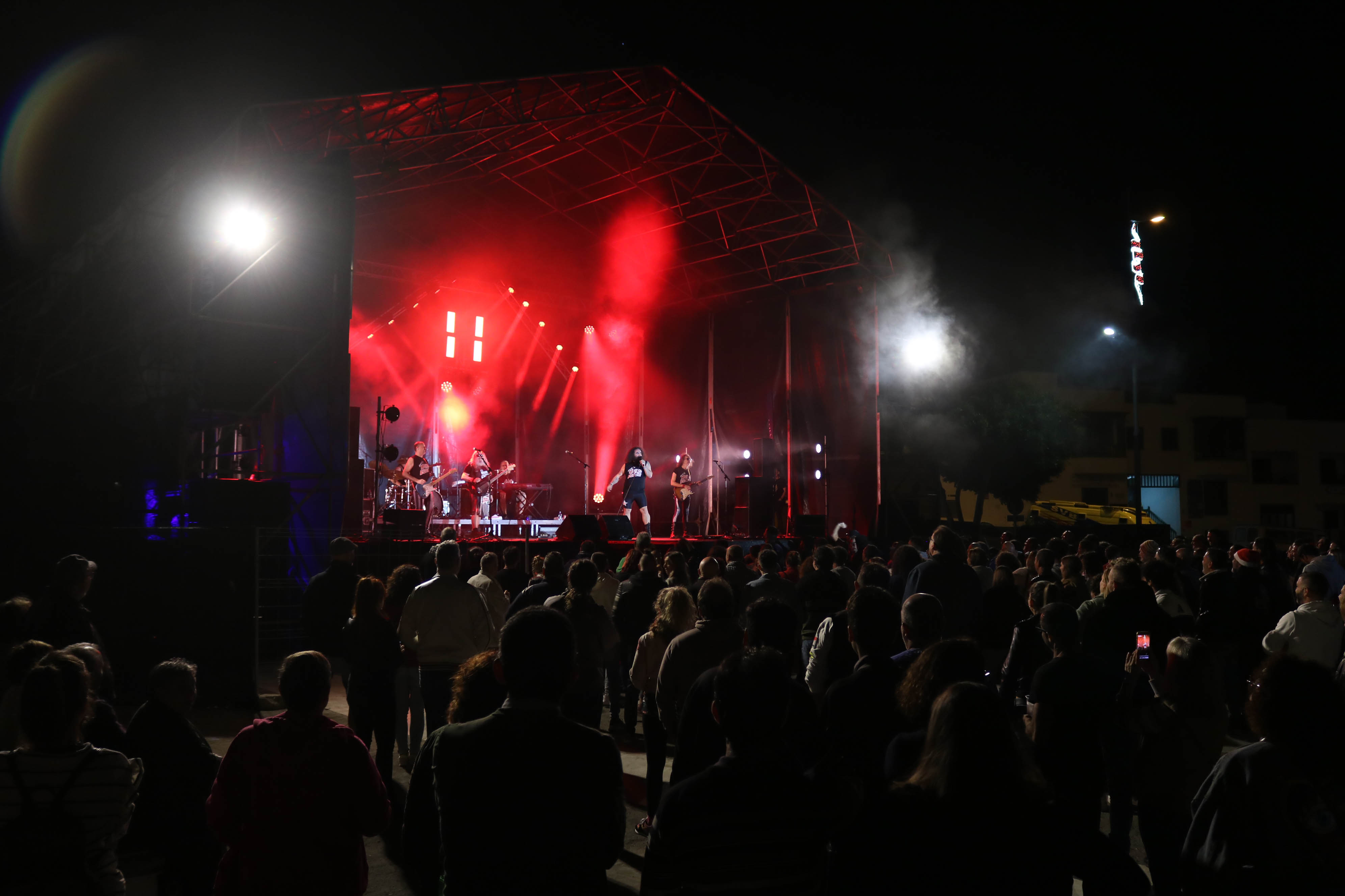 Concierto de "Mojinos Escozíos" en Playa Blanca / CanariasNoticias.es