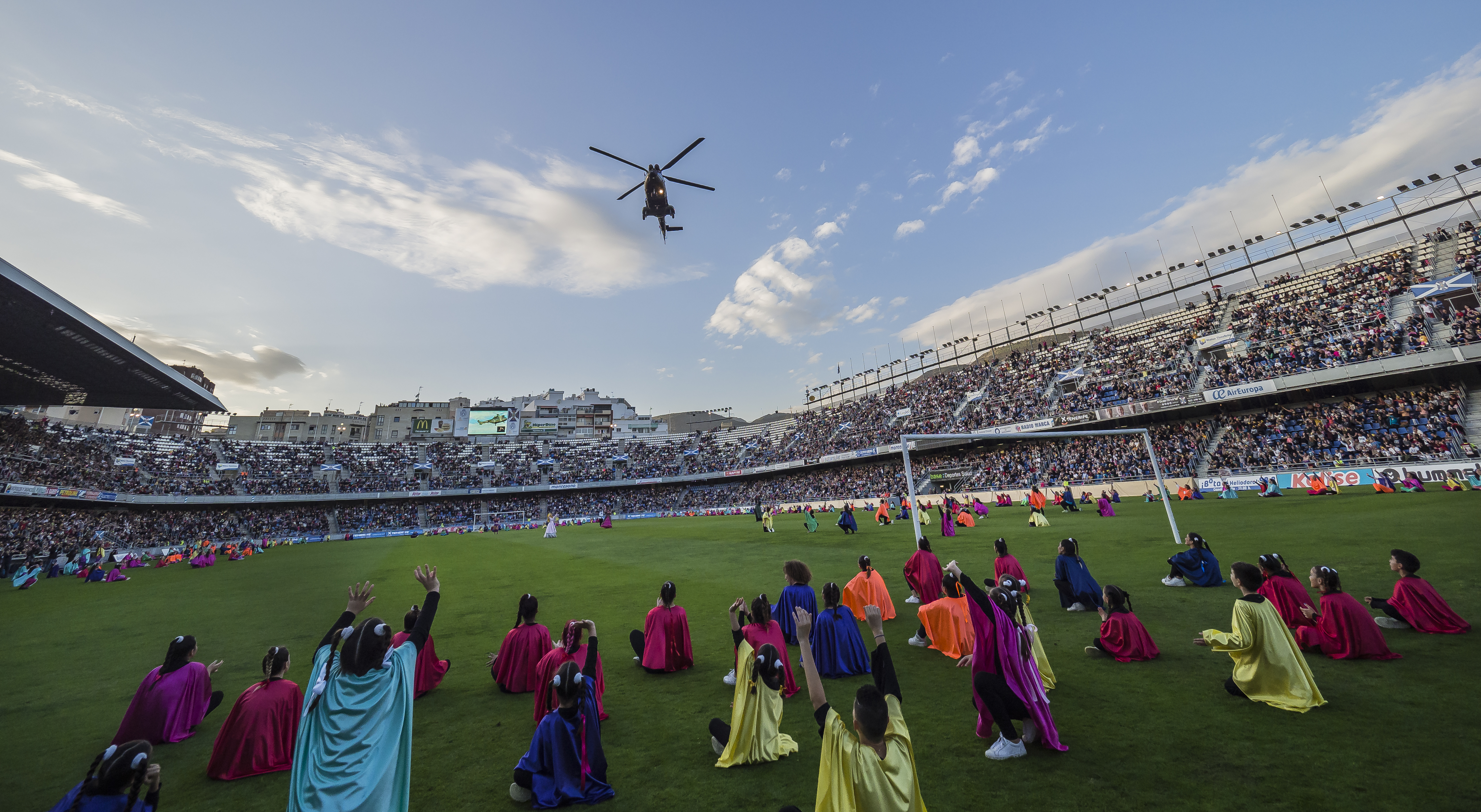 Los Reyes Magos de Oriente en el estadio Heliodoro Rodríguez López / CanariasNoticias.es Los Reyes Magos de Oriente en el estadio Heliodoro Rodríguez López / CanariasNoticias.es