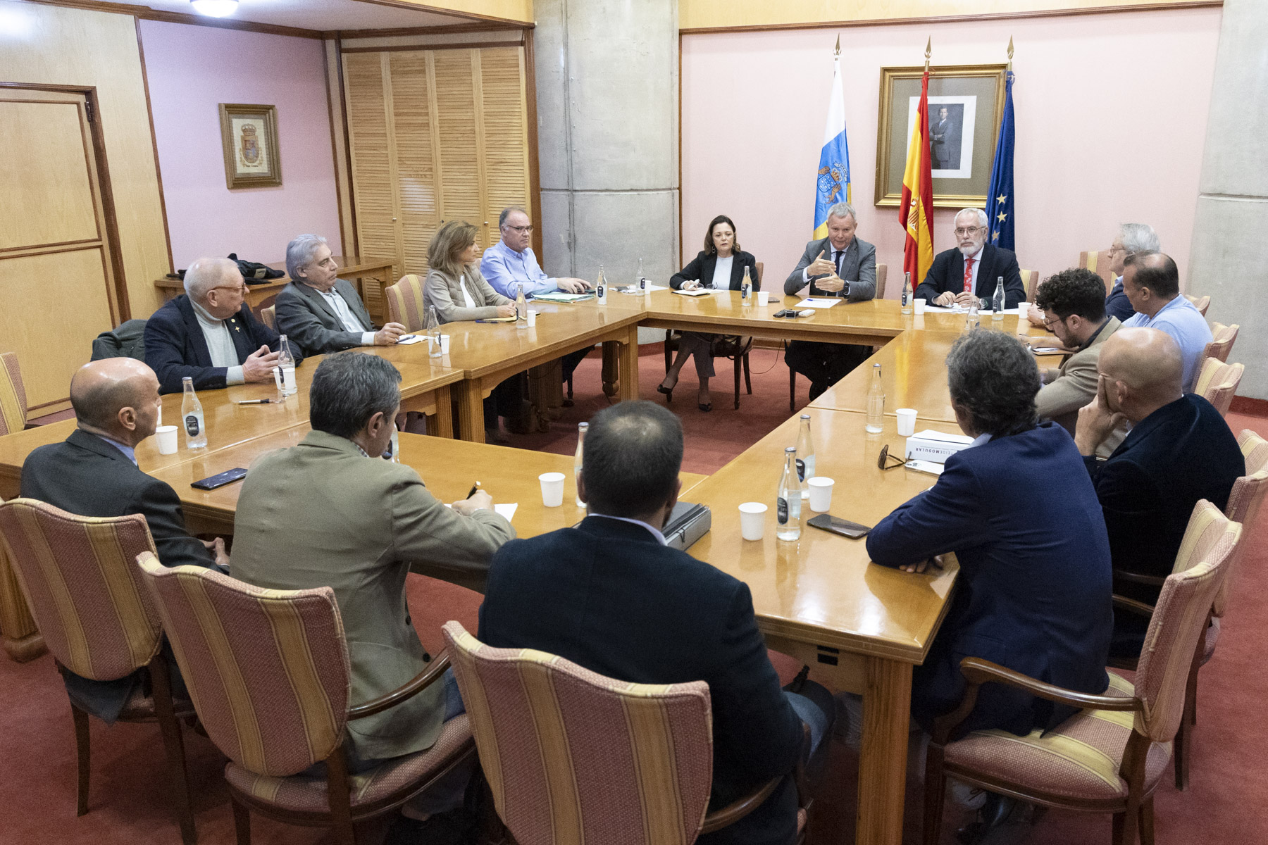 Reunión entre la Consejería de Vivienda y FEPECO / CanariasNoticias.es