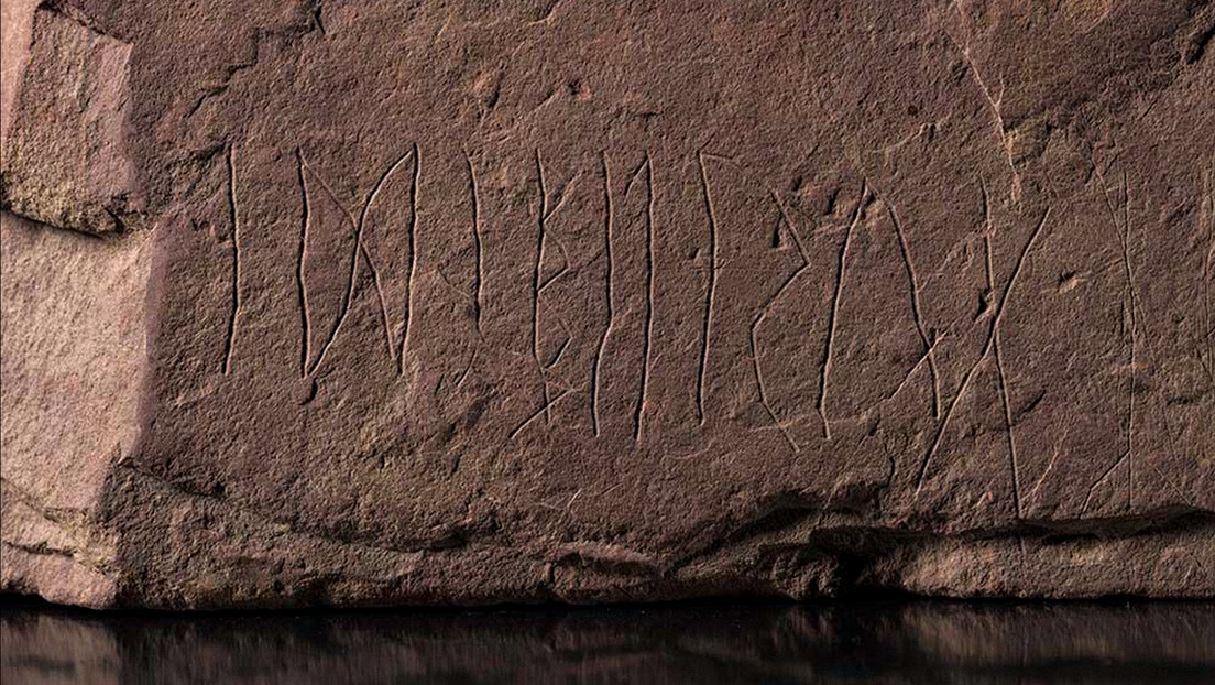 / Alexis Pantos / KHM, UiO piedra rúnica descubierta en Noruega