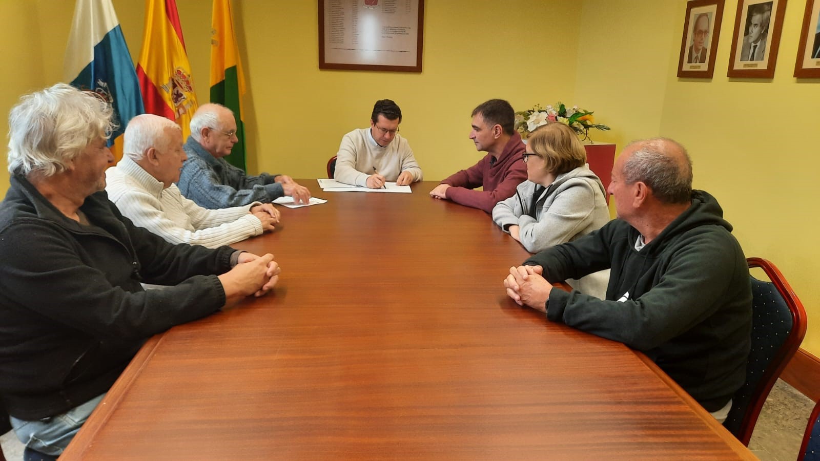 Reunión con la Asociación Salsipuedes / CanariasNoticias.es 