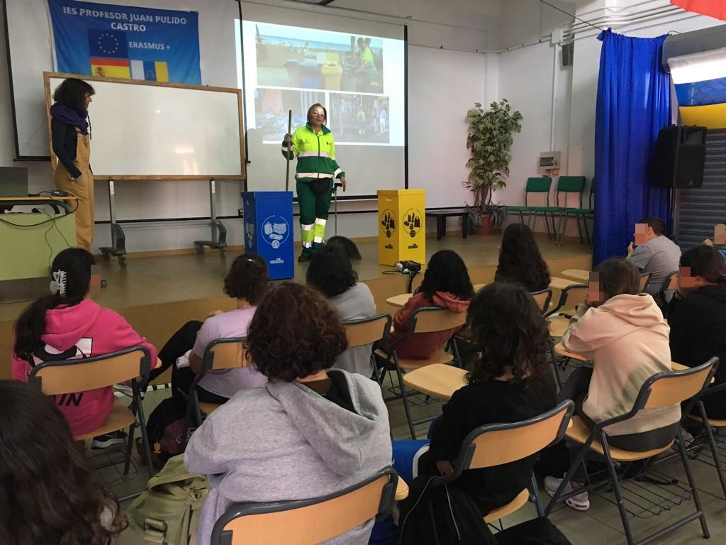 Campaña para fomentar el reciclaje en centros educativos de Telde  / CanariasNoticias.es 