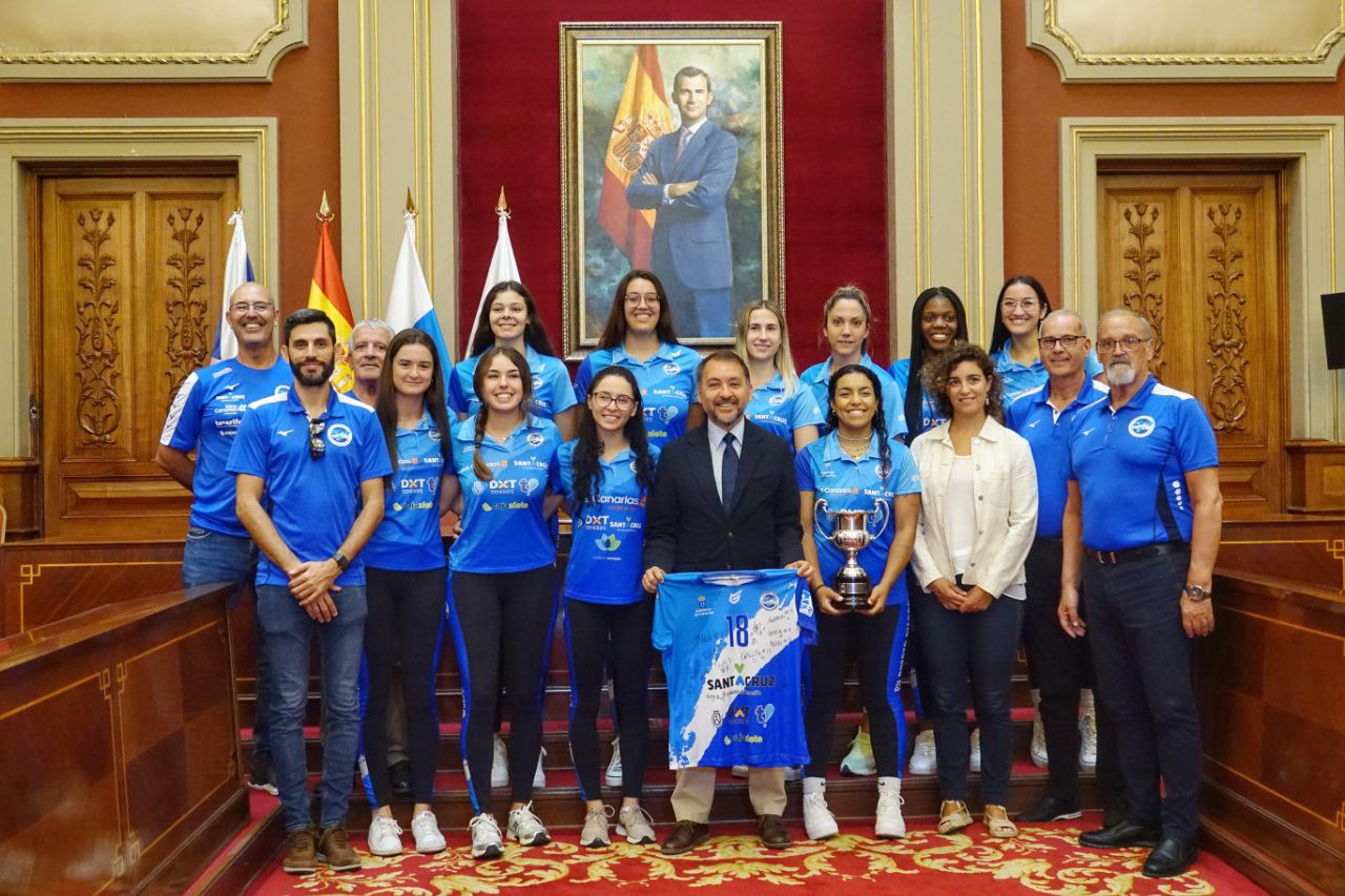 Club Voleibol Santa Cruz Piedra / CanariasNoticias.es Club Voleibol Santa Cruz Piedra / CanariasNoticias.es