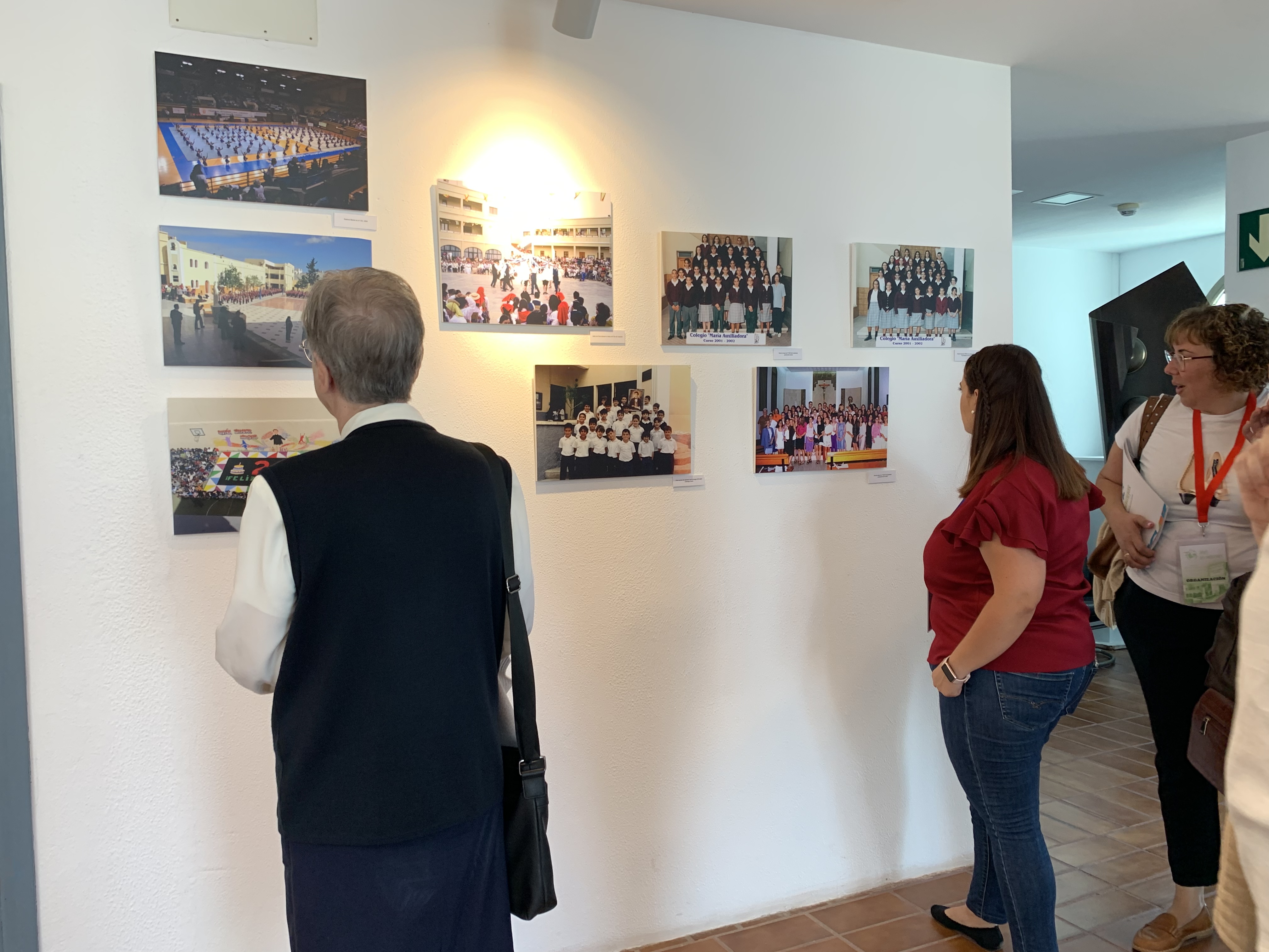 Exposición fotográfica en el colegio María Auxiliadora de Telde / CanariasNoticias.es 