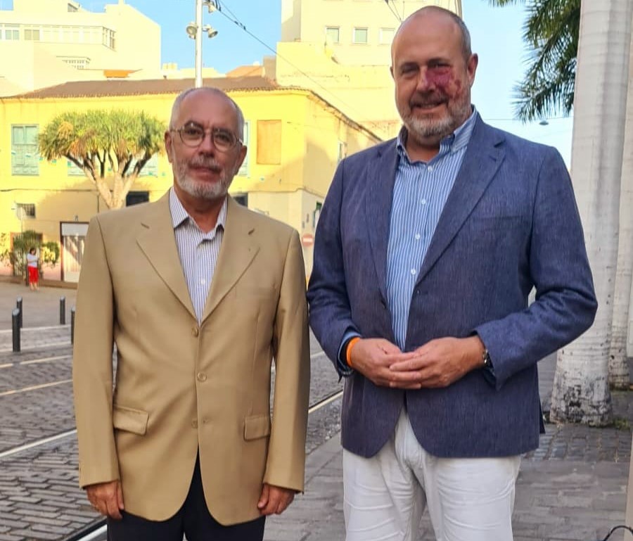 Oscar Izquierdo, presidente FEPECO y Enrique Arriaga, consejero del Cabildo de Tenerife Oscar Izquierdo, presidente FEPECO y Enrique Arriaga, consejero del Cabildo de Tenerife