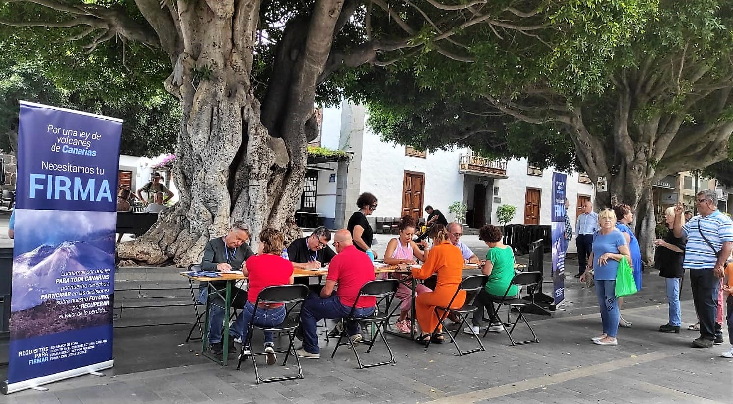 Recogida de firmas a favor de la Ley de Volcanes / CanariasNoticias.es 