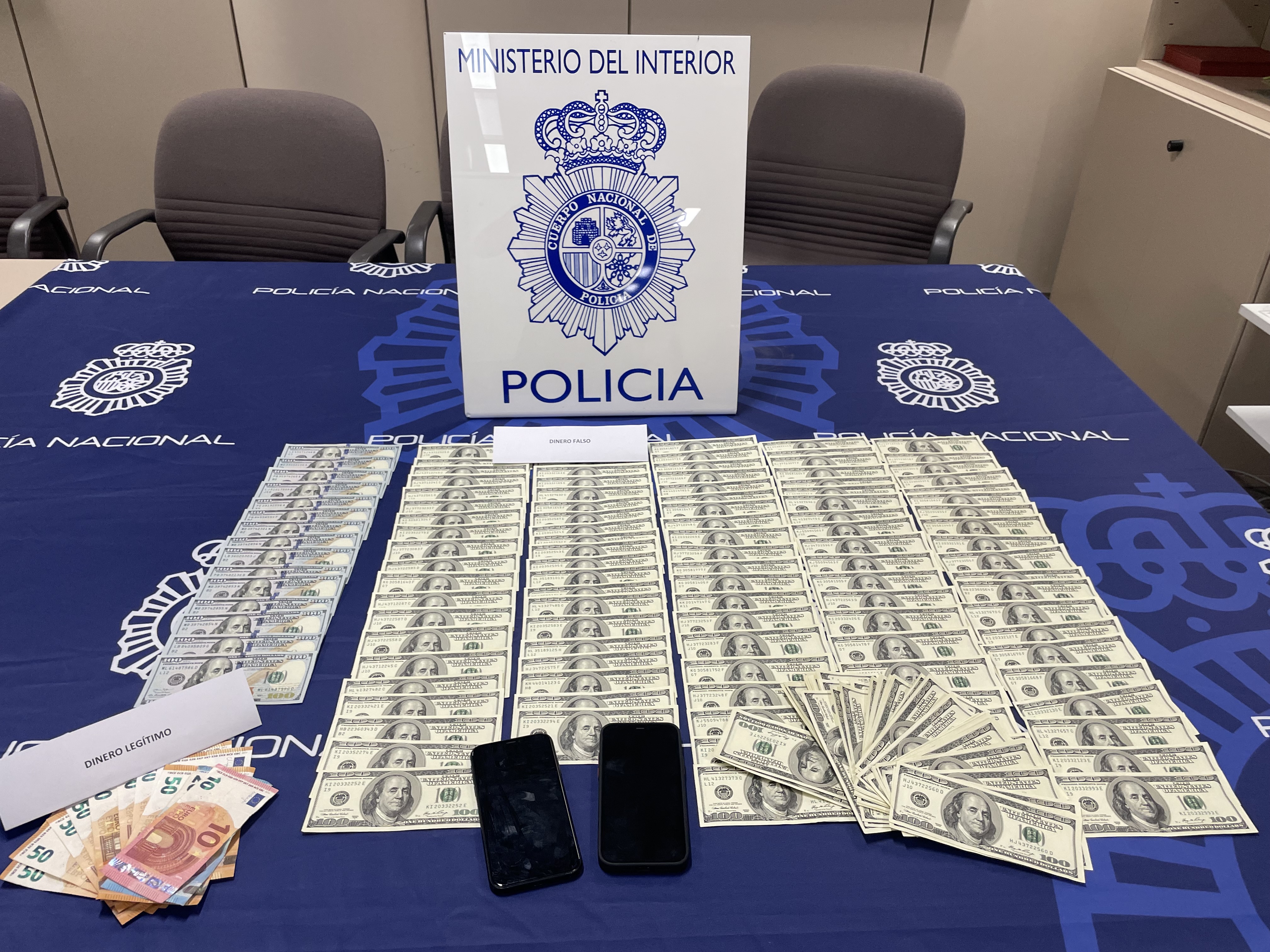 Billetes falsos incautados por la policía Billetes falsos incautados por la policía