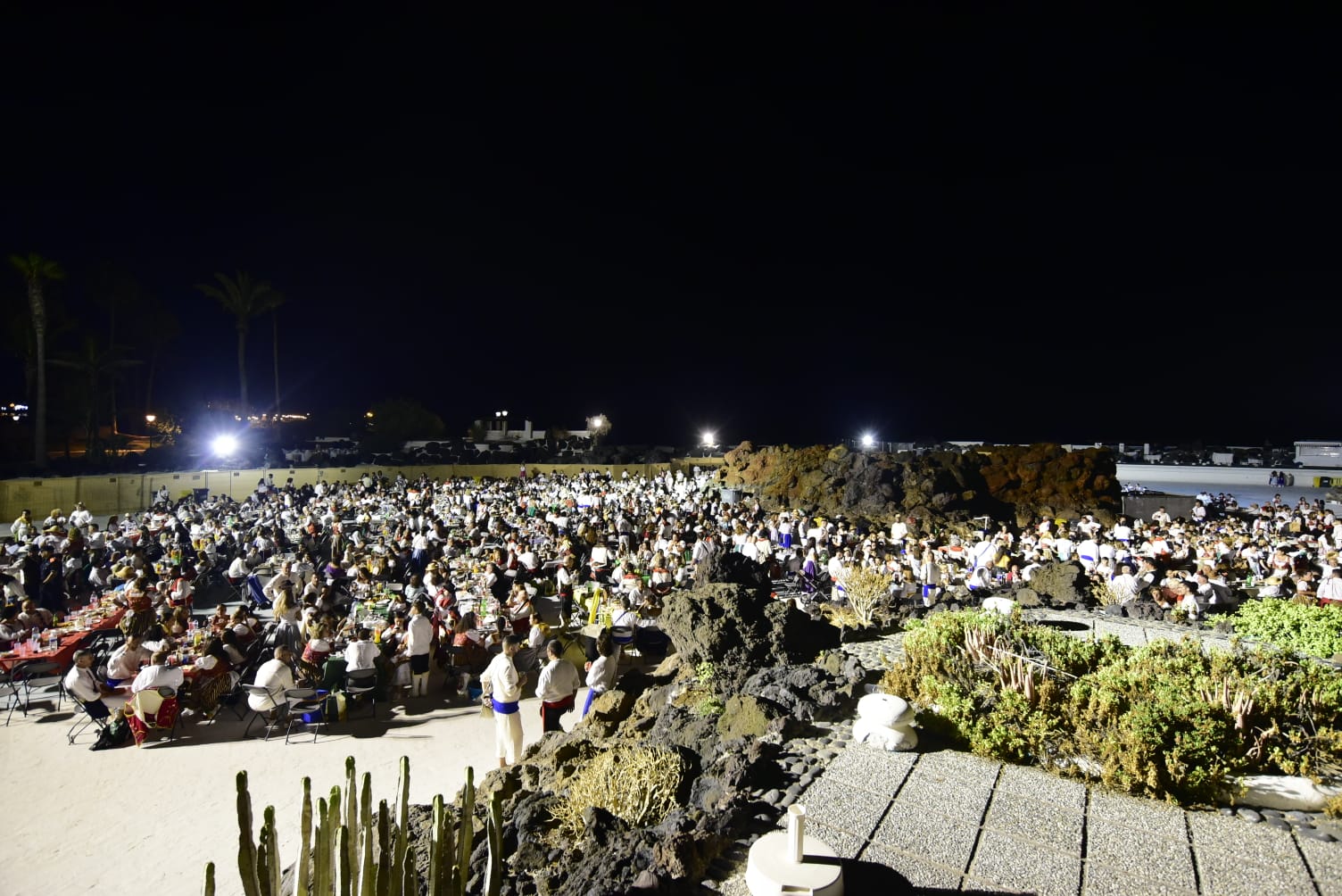 Cena canaria y Baile de magos en Costa Martiánez, Tenerife/ canariasnoticias.es