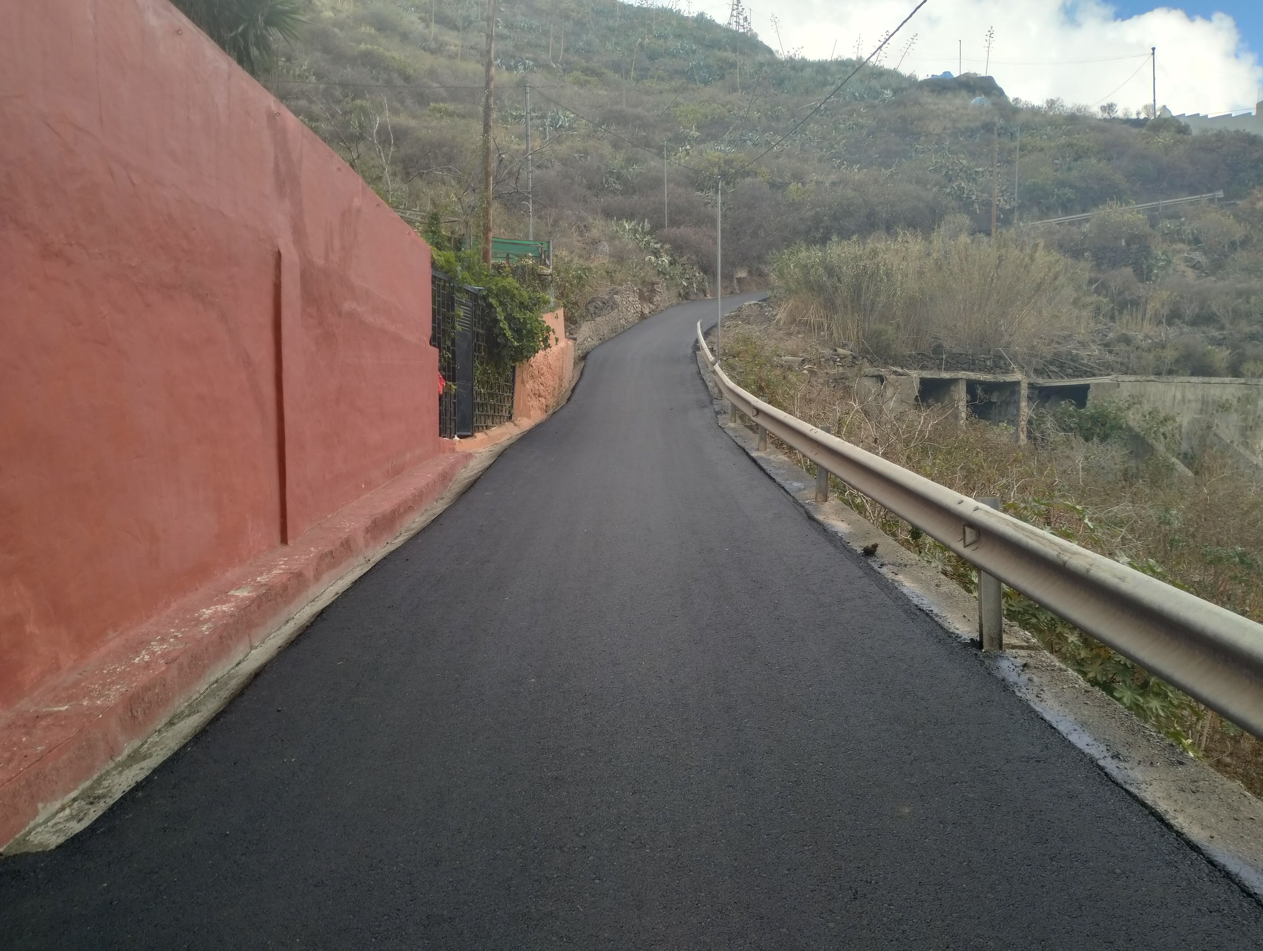 Reasfaltado en Camino Hoya de Olivares / CanariasNoticias.es 