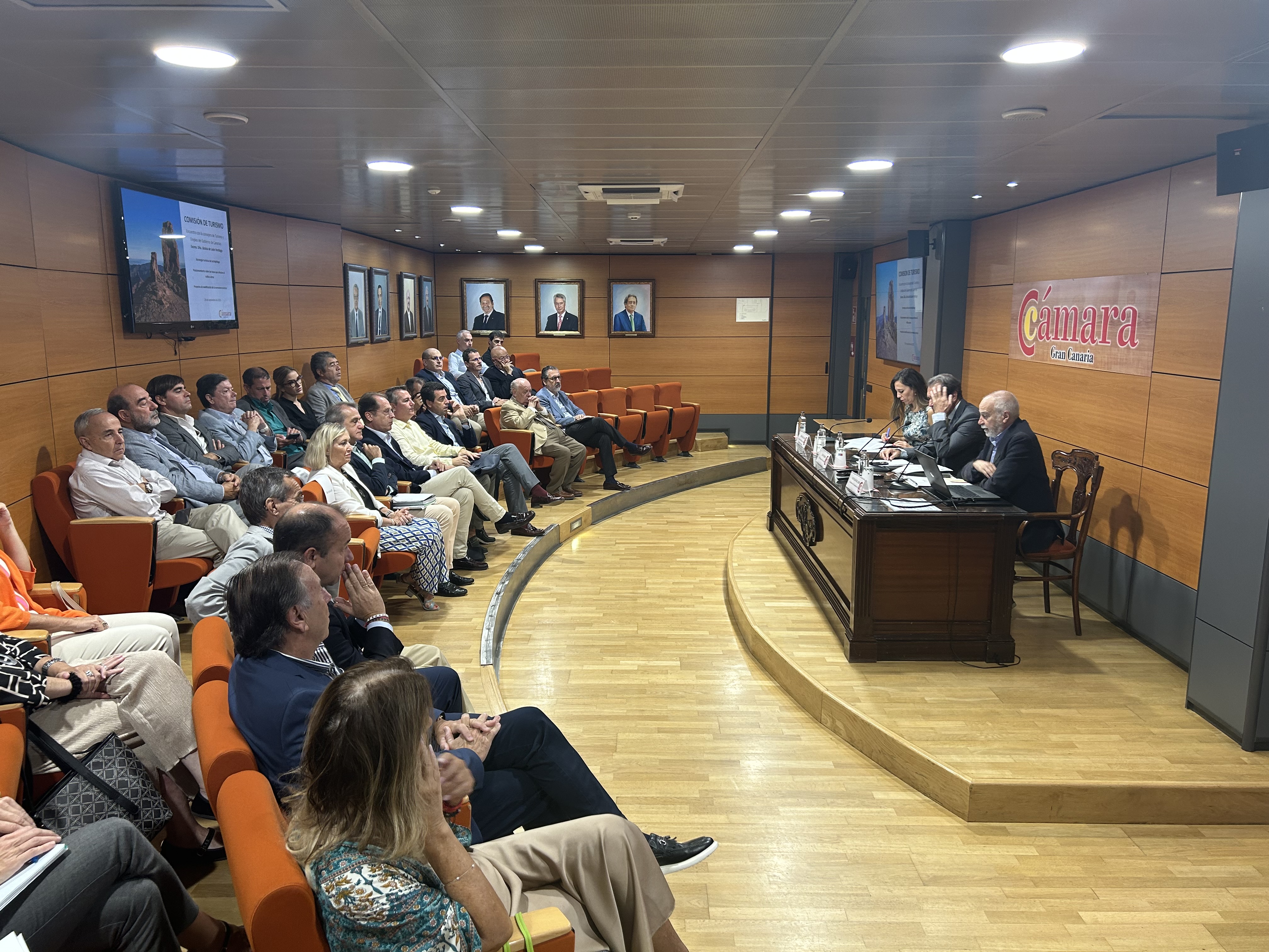 Encuentro Turismo de Canarias y la Cámara de Comercio de Gran Canaria / CanariasNoticias.es 