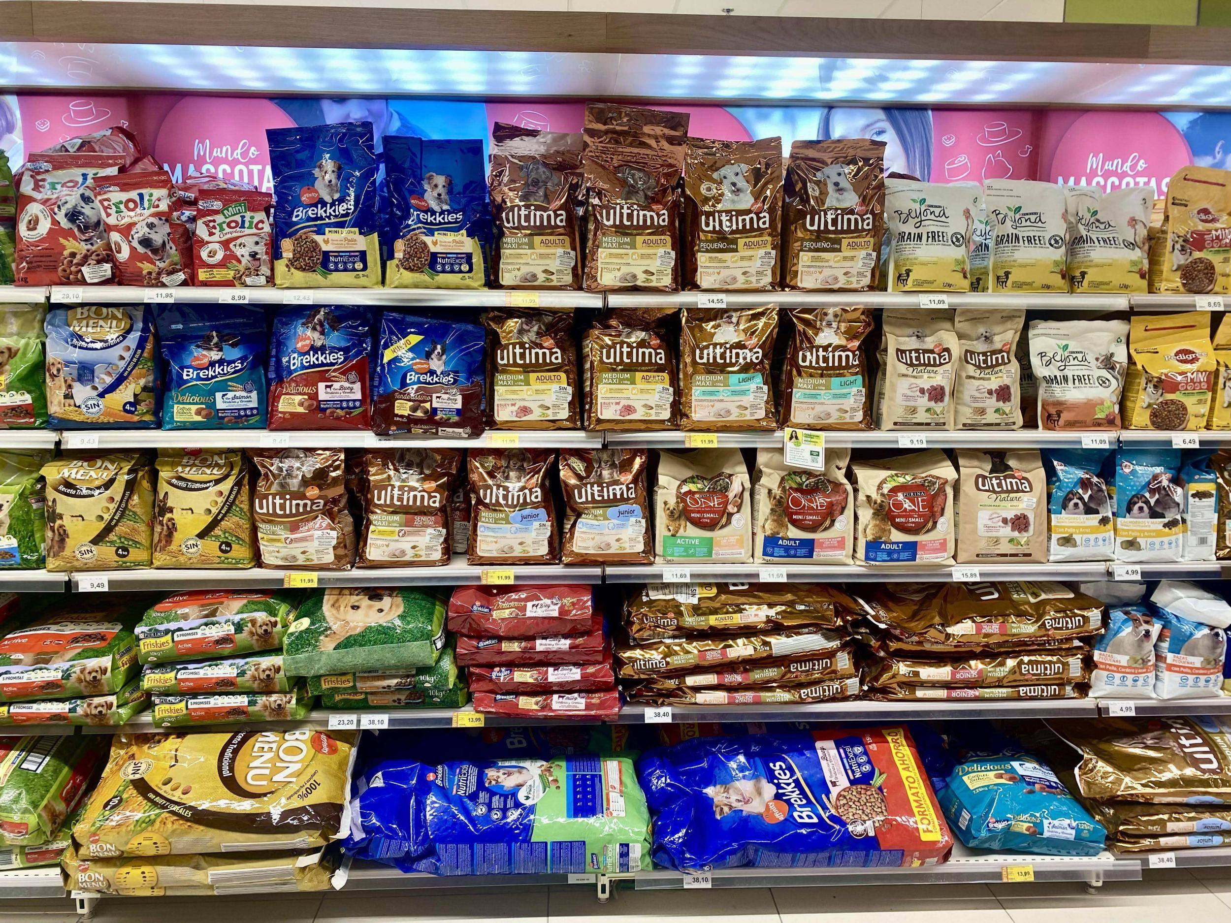 Sección de comida para mascotas de HiperDino / CanariasNoticias.es Sección de comida para mascotas de HiperDino / CanariasNoticias.es