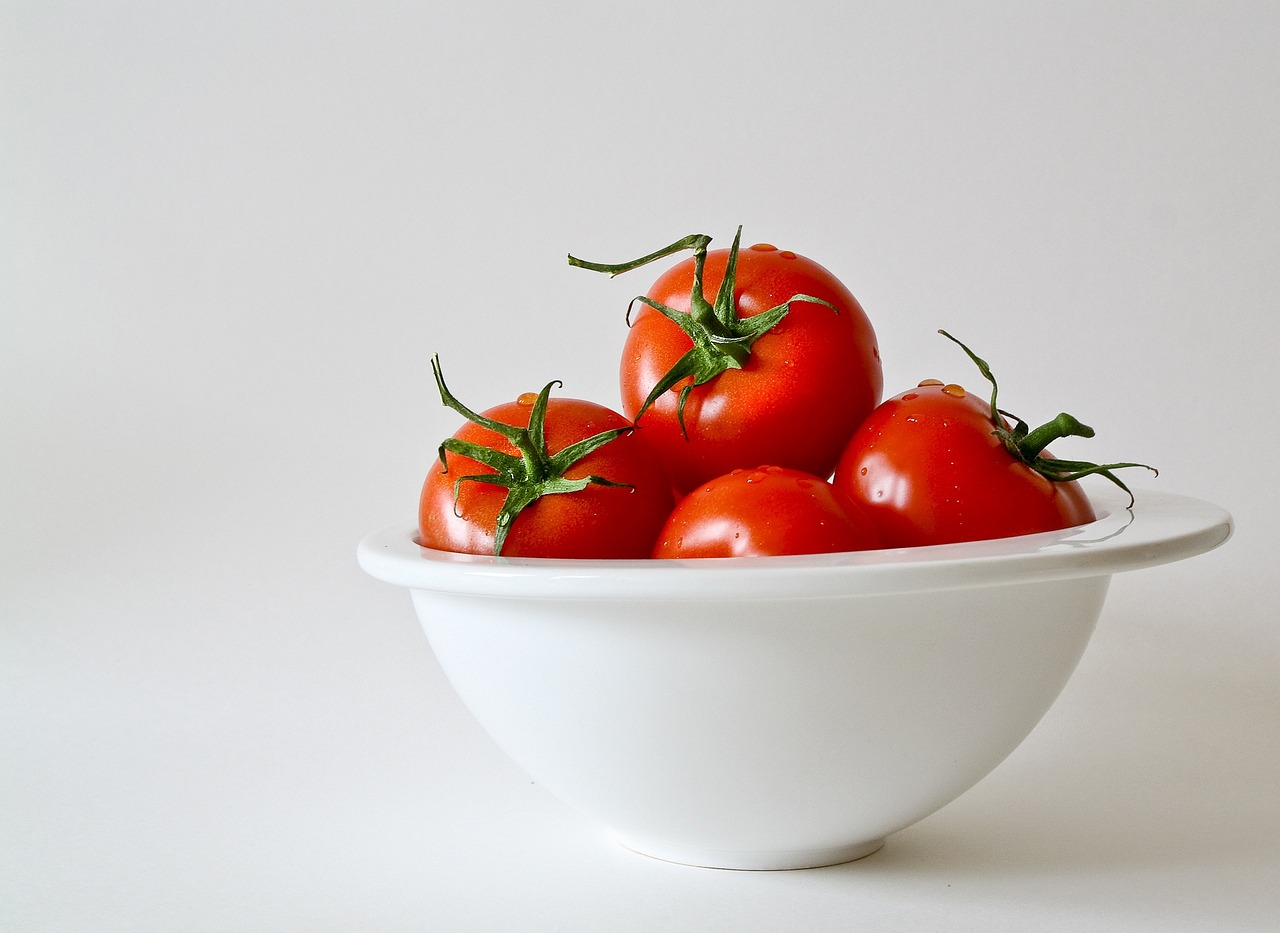 / Anelka (Pixabay) Bol con tomates
