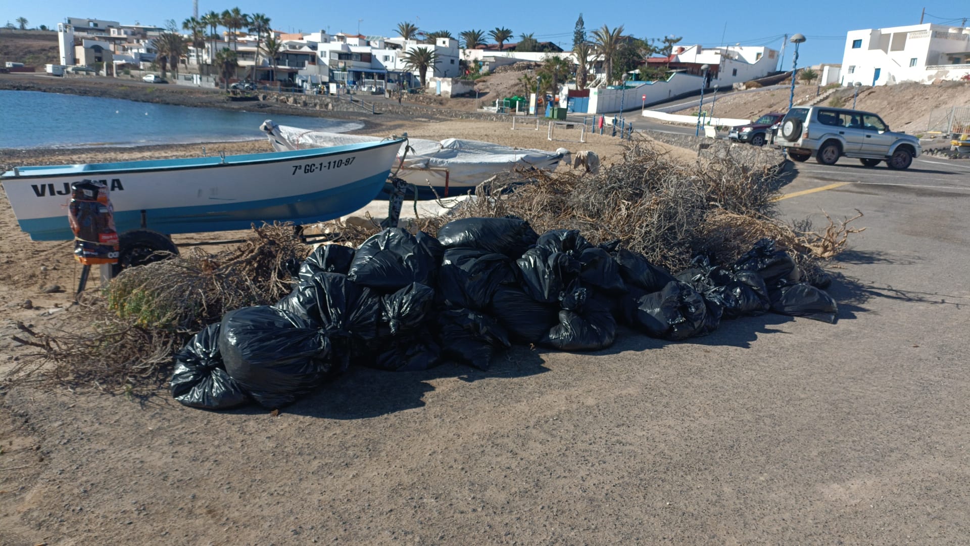 Limpieza de playas de Antigua / CanariasNoticias.es 