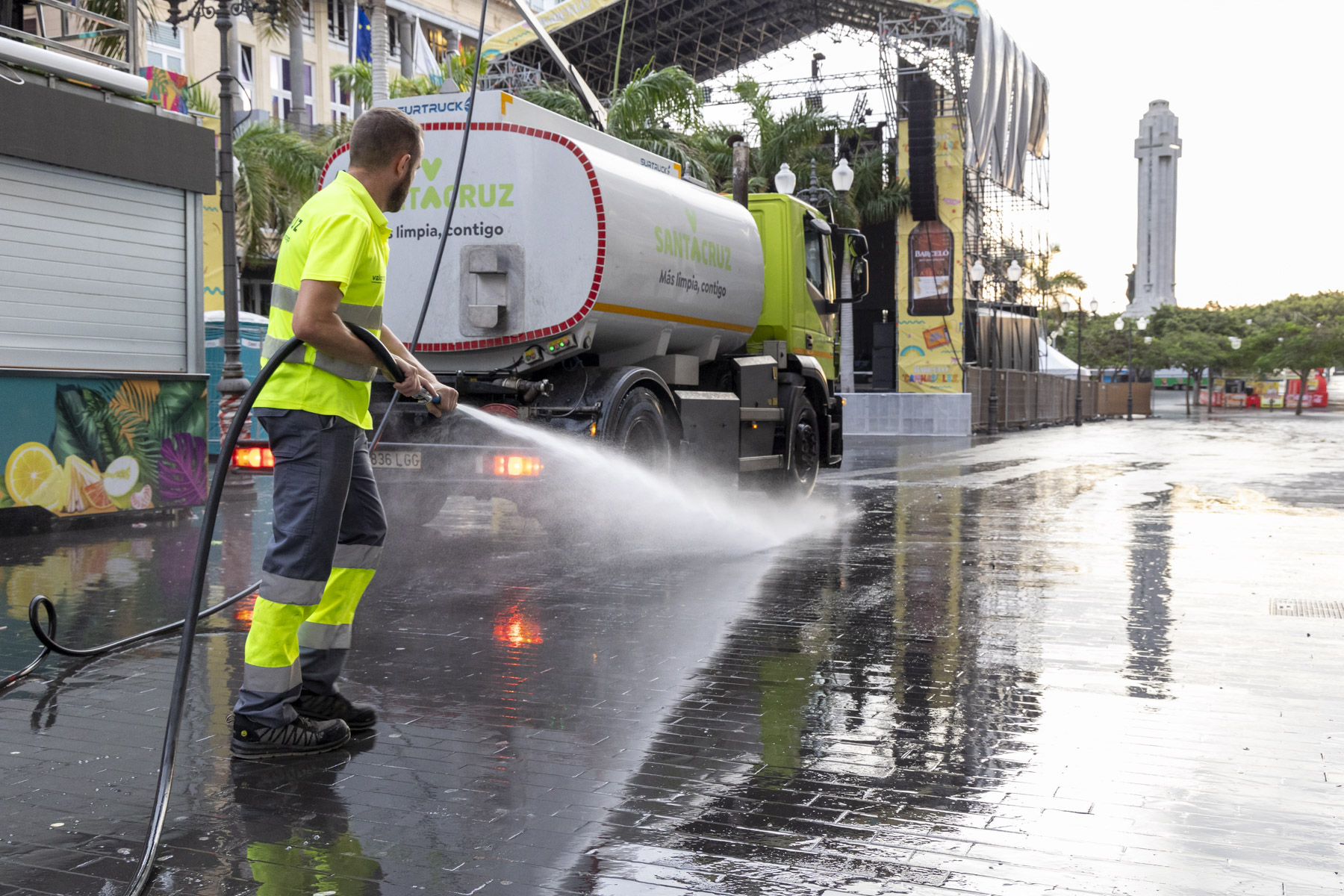 Limpieza carnaval Santa Cruz / CanariasNoticias.es Limpieza carnaval Santa Cruz / CanariasNoticias.es