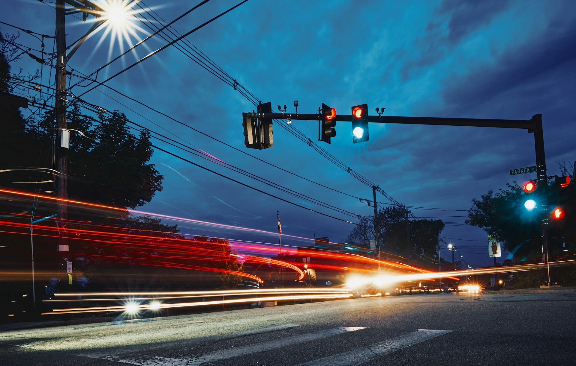 / Mark Boss (Unsplash) Semáforos en una calle