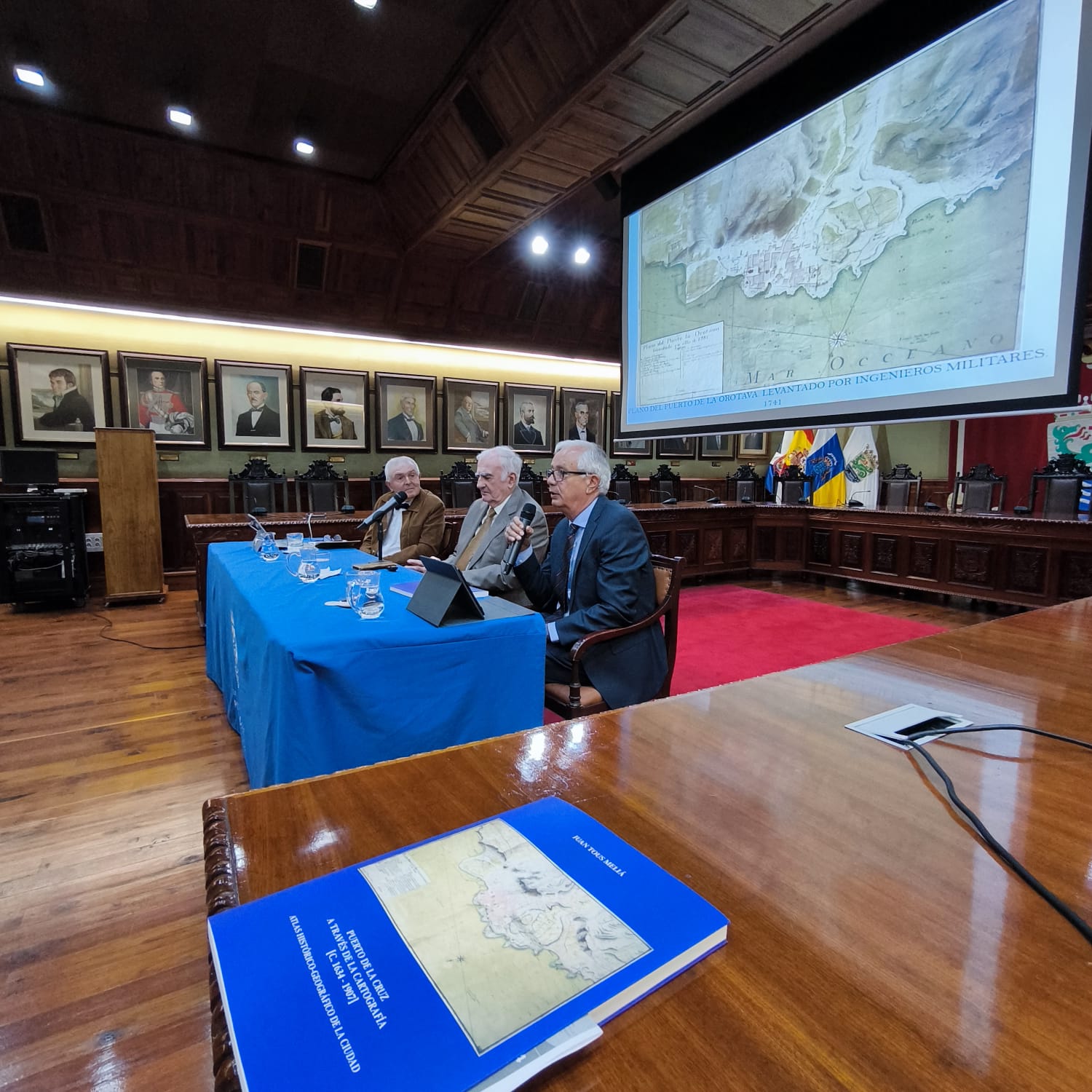 Presentación del libro / CanariasNoticias.es 