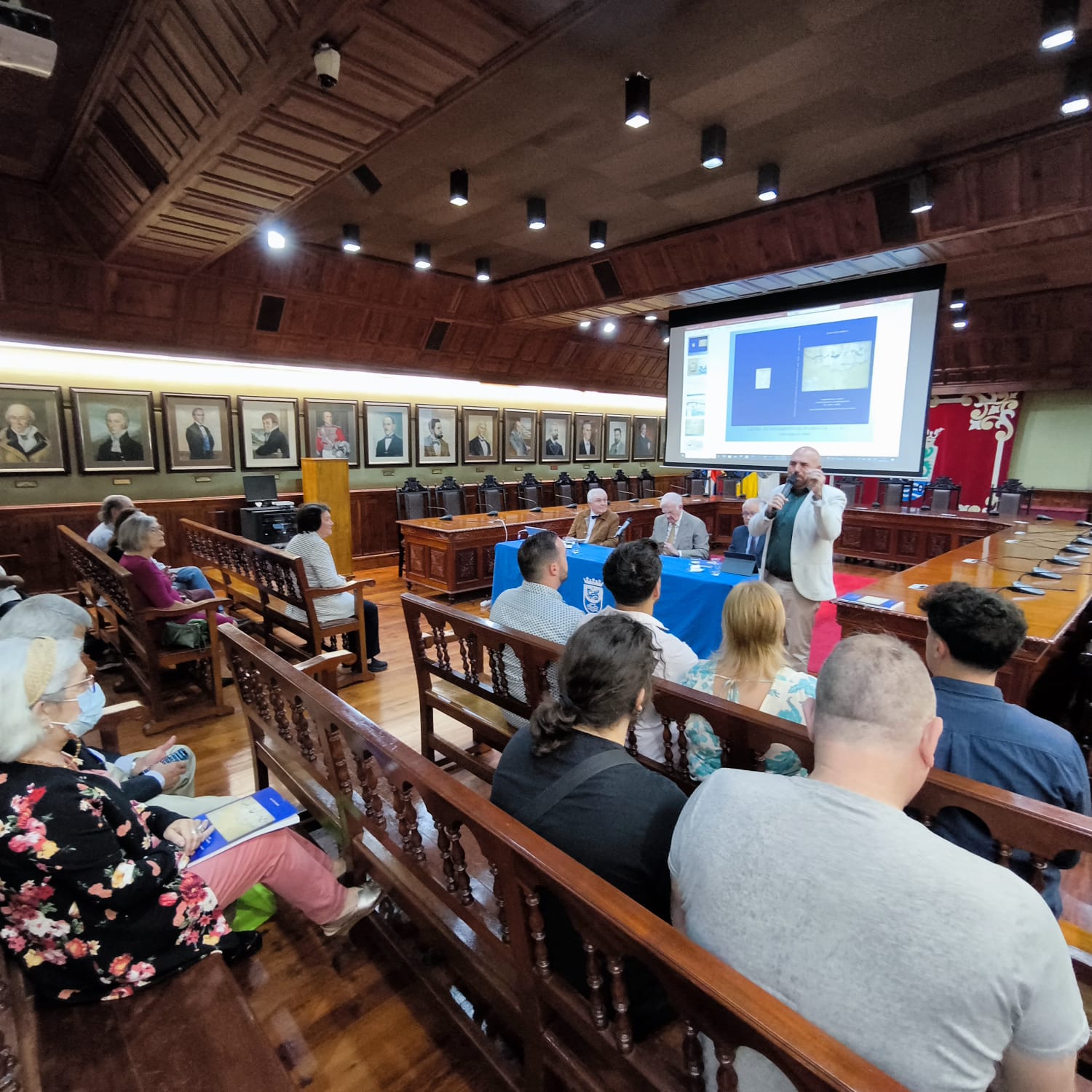 Presentación del libro / CanariasNoticias.es 