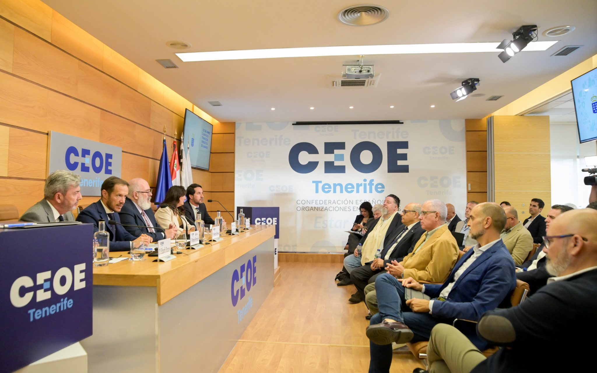Mariano H. Zapata se reúne con la CEOE Tenerife / CanariasNoticias.es Mariano H. Zapata se reúne con la CEOE Tenerife / CanariasNoticias.es