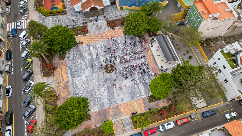 Inauguración Plaza de Barrial / CanariasNoticia.es 