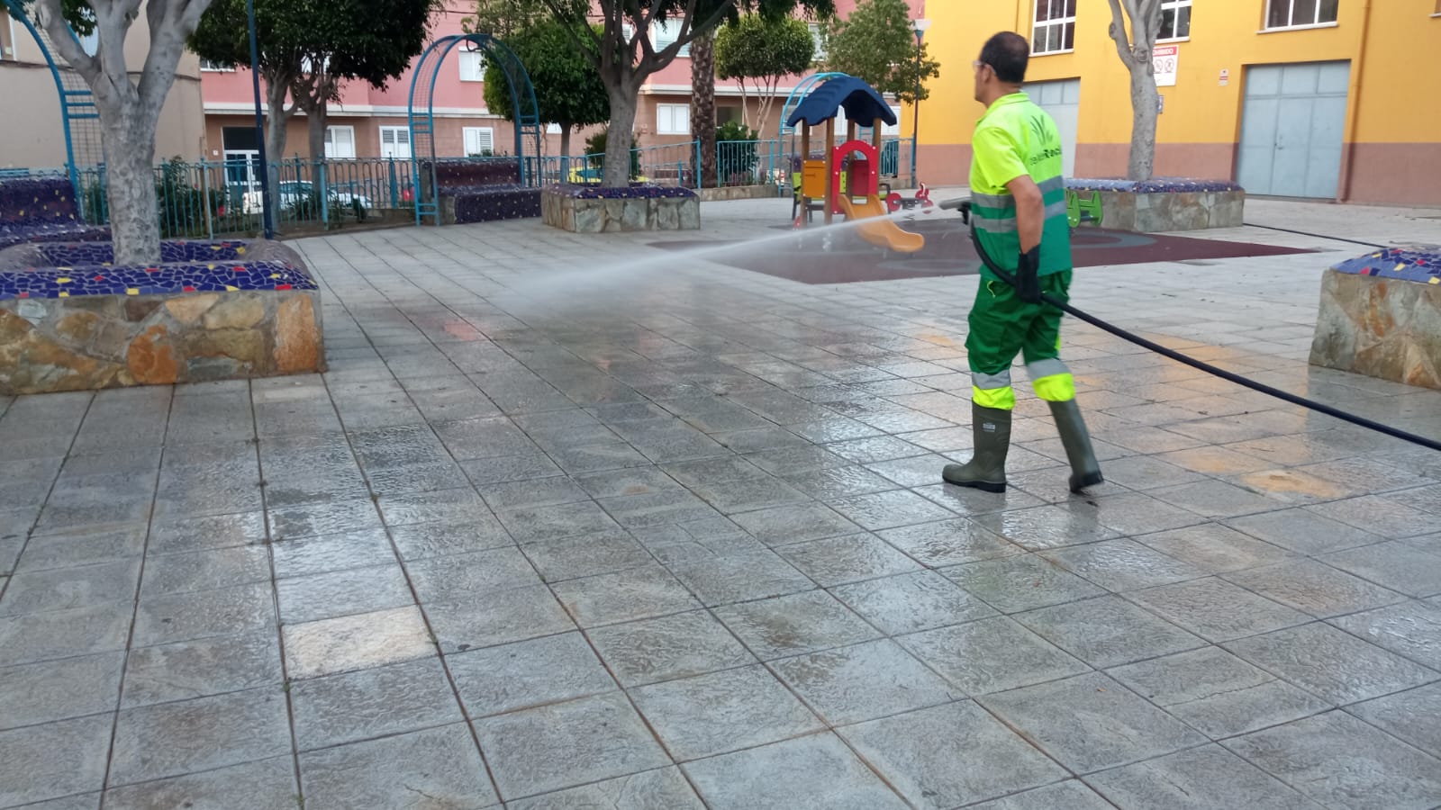 Limpieza de choque en Las Huesas. Telde/ canariasnoticias.es Limpieza de choque en Las Huesas. Telde/ canariasnoticias.es