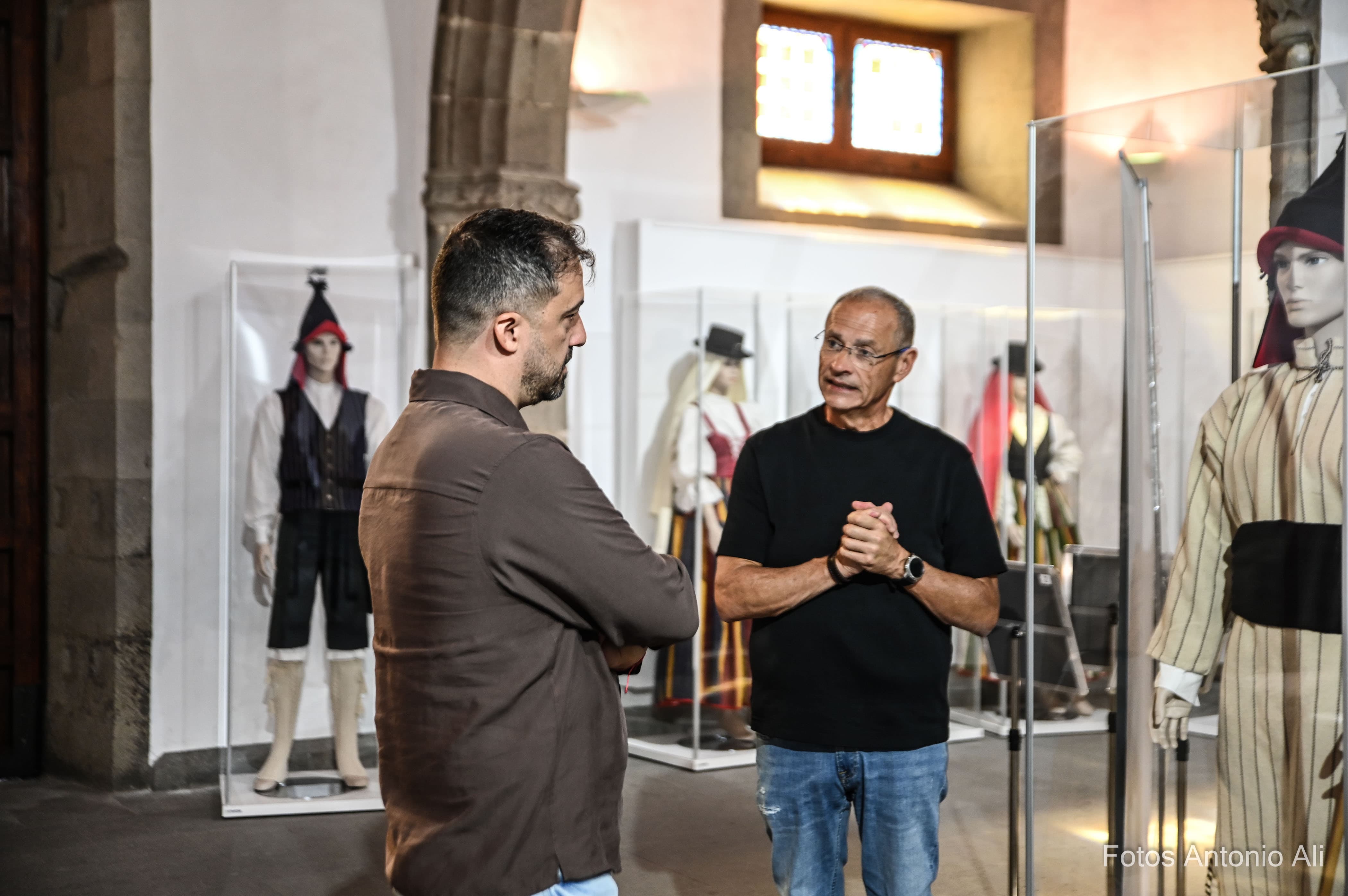 Exposición Vestimenta tradicional 