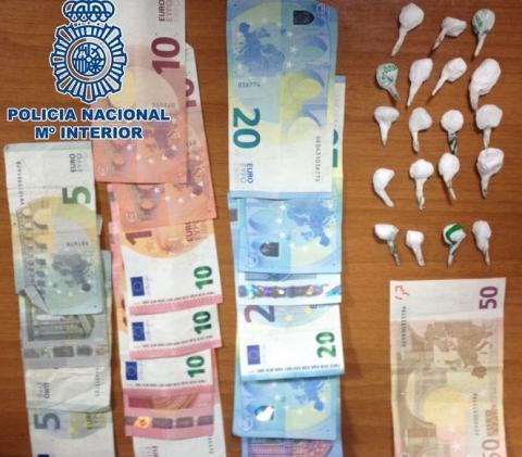 Dinero y droga incautada en Telde