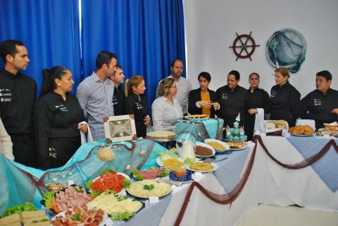 Onalia Bueno hablando con los alumnos