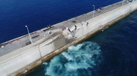 Estado en el que quedó el Muelle Nelson Mandela donde se estrelló un barco de la Naviera Armas