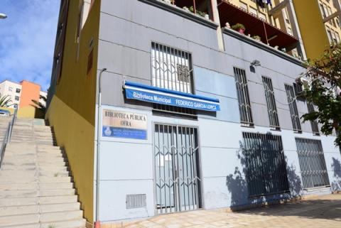 Fachada de la Biblioteca de Ofra en Santa Cruz de Tenerife