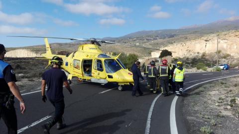 Intervención del helicóptero del SUC en un accidente de tráfico