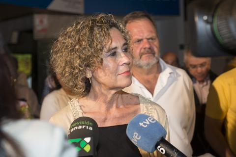 María del Mar Julios con periodistas