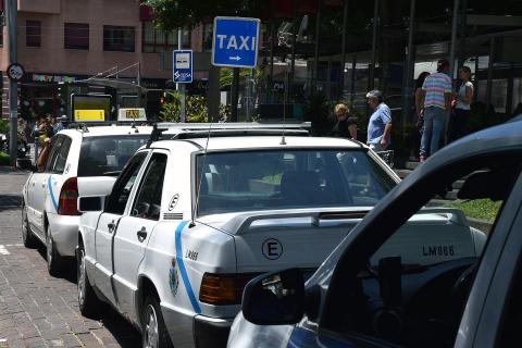 Fila de taxis de Santa Cruz de Tenerife