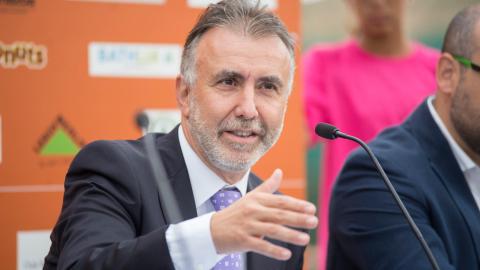 Ángel Víctor Torres