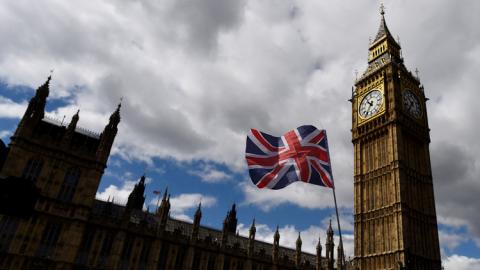 Fachada del Parlamento británico