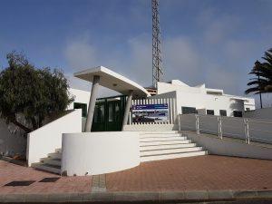 Acceso campo de fútbol de Tías