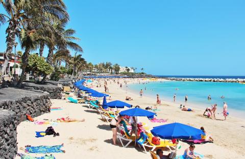 Hamacas en una playa