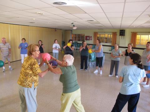 Mayores en el taller