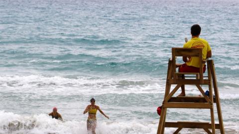 Socorrista en una playa